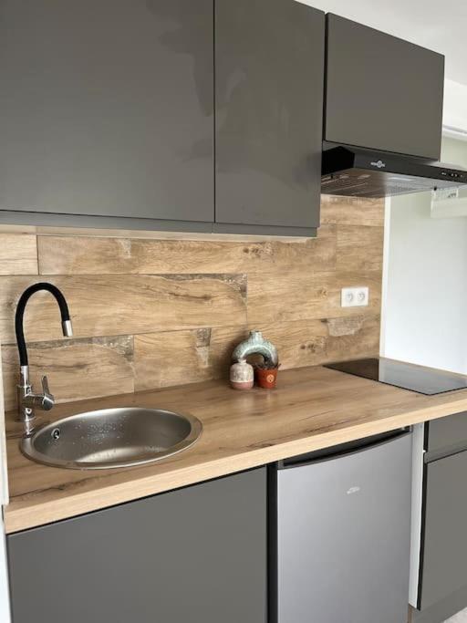 Apt T2 Neuf Terrasse Arles Exterior foto